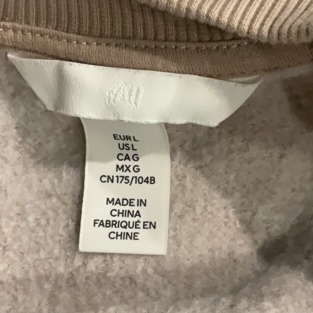 H&M Cream and Black Crewneck Sweater with Stripes - Picture 2 of 6